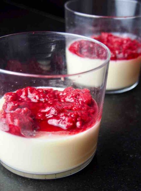 Vanillemousse mit Erdbeeren - Nudel und Strudel - Comfort Food